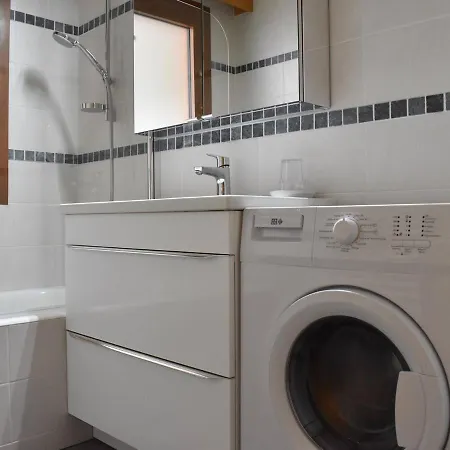 3 Pieces, Piscine, Skis Aux Pieds, Centre De - Fr-1-180-136 *